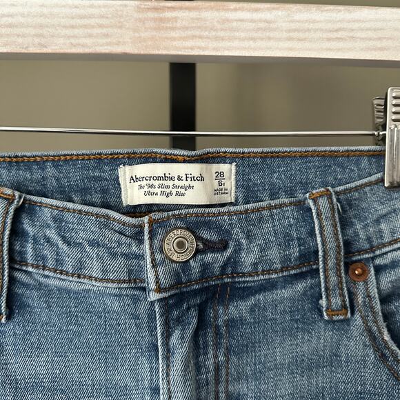 Abercrombie  & Fitch 90’s Slim Straight Ultra High Rise  - 28 /6 - Picture 2 of 6